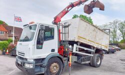 IVECO EUROCARGO 180E24 TIPPER GRAB, FASSI CRANE WITH CLAMSHELL BUCKET